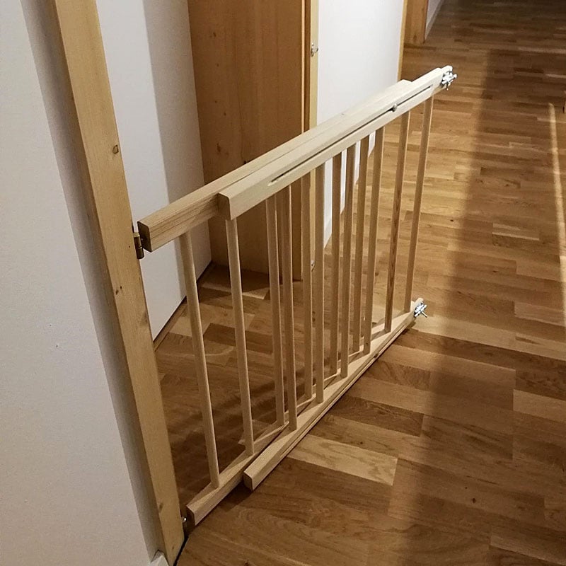 Viking Choice Adjustable Wooden Stair Gate for Children & Pets 72-122cm