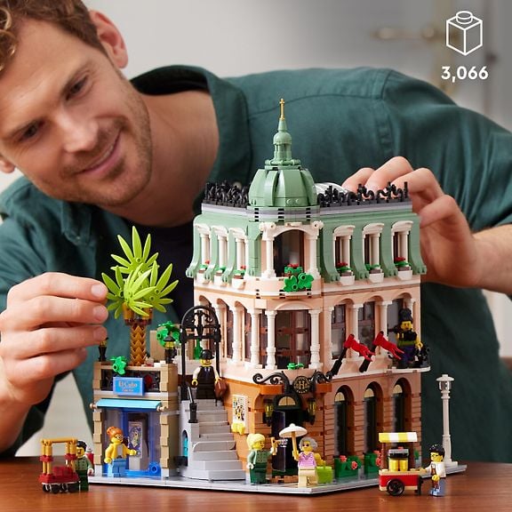LEGO Creator Expert 10297 Boutique Hotel Building Set