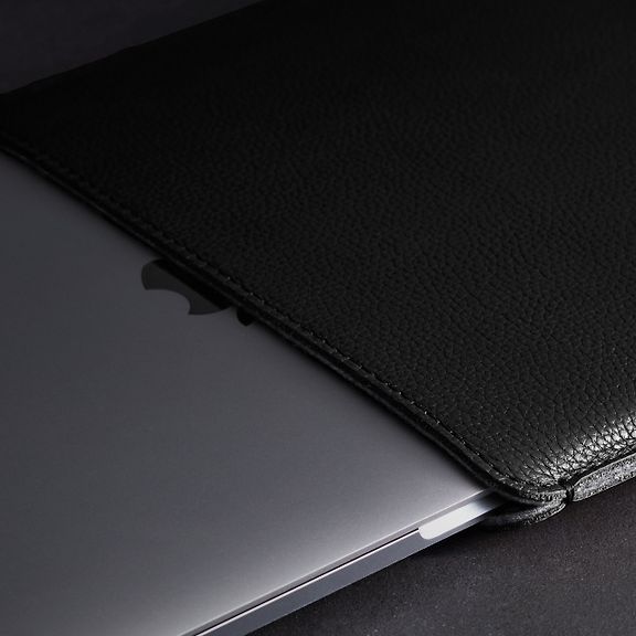 Woolnut Leather Sleeve for 13-inch MacBook Pro & Air, Black