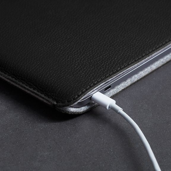 Woolnut Leather Sleeve for 13-inch MacBook Pro & Air, Black