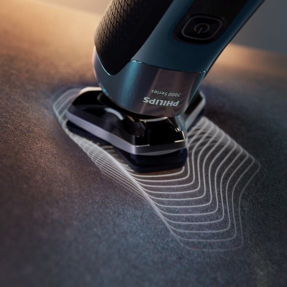 Philips Shaver Series 7000 S7882/55 Electric Shaver with Cleaning Station