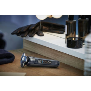 Philips Shaver Series 7000 S7882/55 Electric Shaver with Cleaning Station