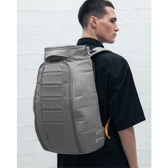 Db Hugger Backpack 30L, Sand Grey