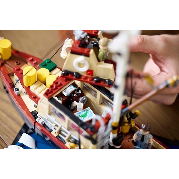 LEGO Ideas 21350 Jaws