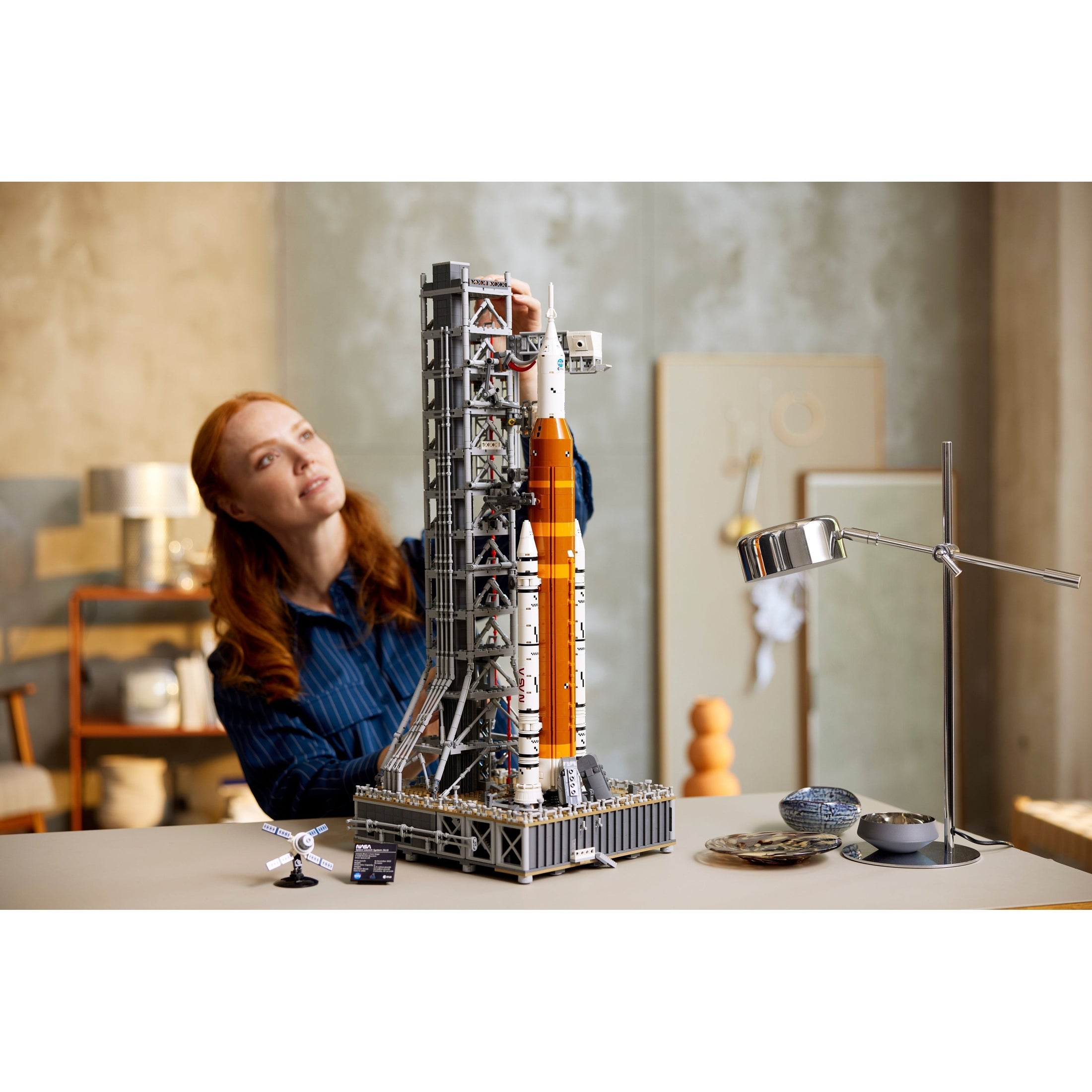 LEGO Icons 10341 - NASA Artemis Launch System