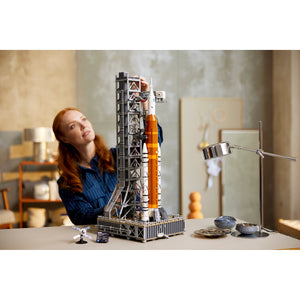 LEGO Icons 10341 - NASA Artemis Launch System