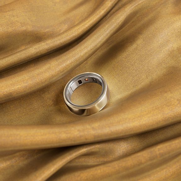 Oura Ring 4 Size 8, Gold