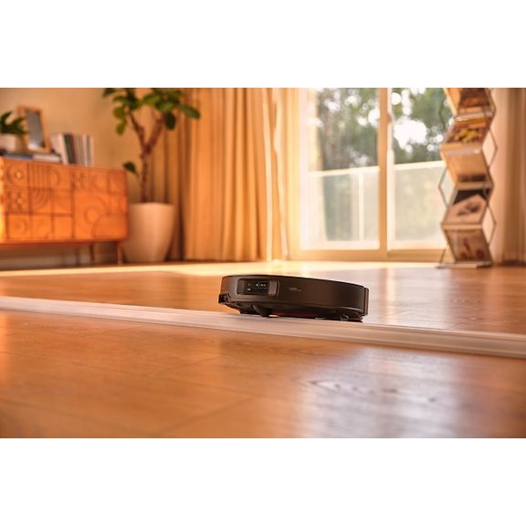 Roborock Saros Z70 Robot Vacuum Cleaner With Dock, Black