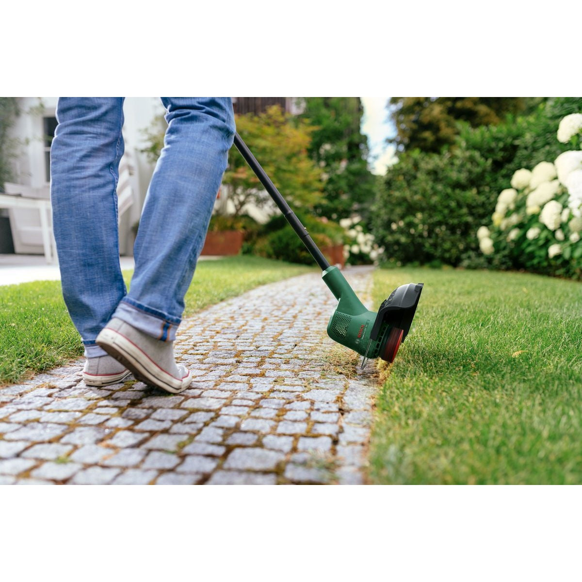 Bosch EasyGrassCut 18V-260 Cordless Grass Trimmer Set