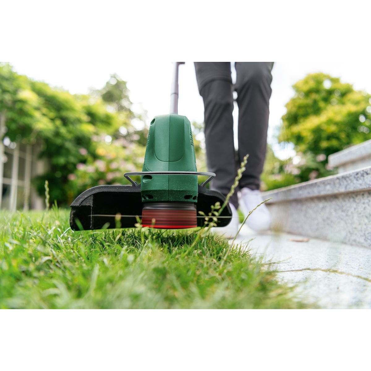 Bosch EasyGrassCut 18V-260 Cordless Grass Trimmer Set
