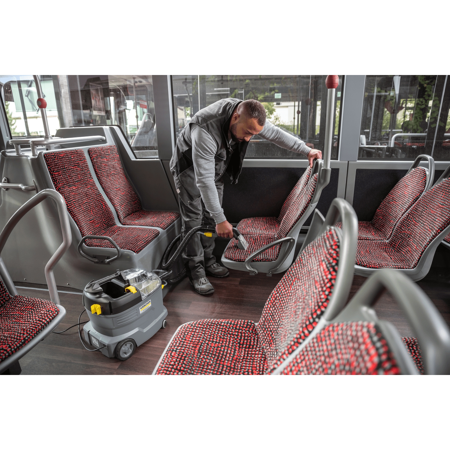 Kärcher Professional Puzzi 8/1 Spray Extraction Cleaner, 1200 W