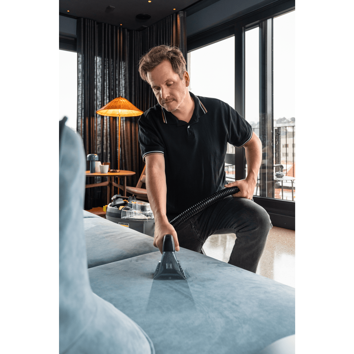 Kärcher Professional Puzzi 8/1 Spray Extraction Cleaner, 1200 W