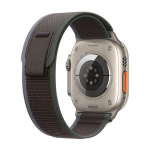 Apple Watch Ultra 2 49mm Titanium Trail Loop
