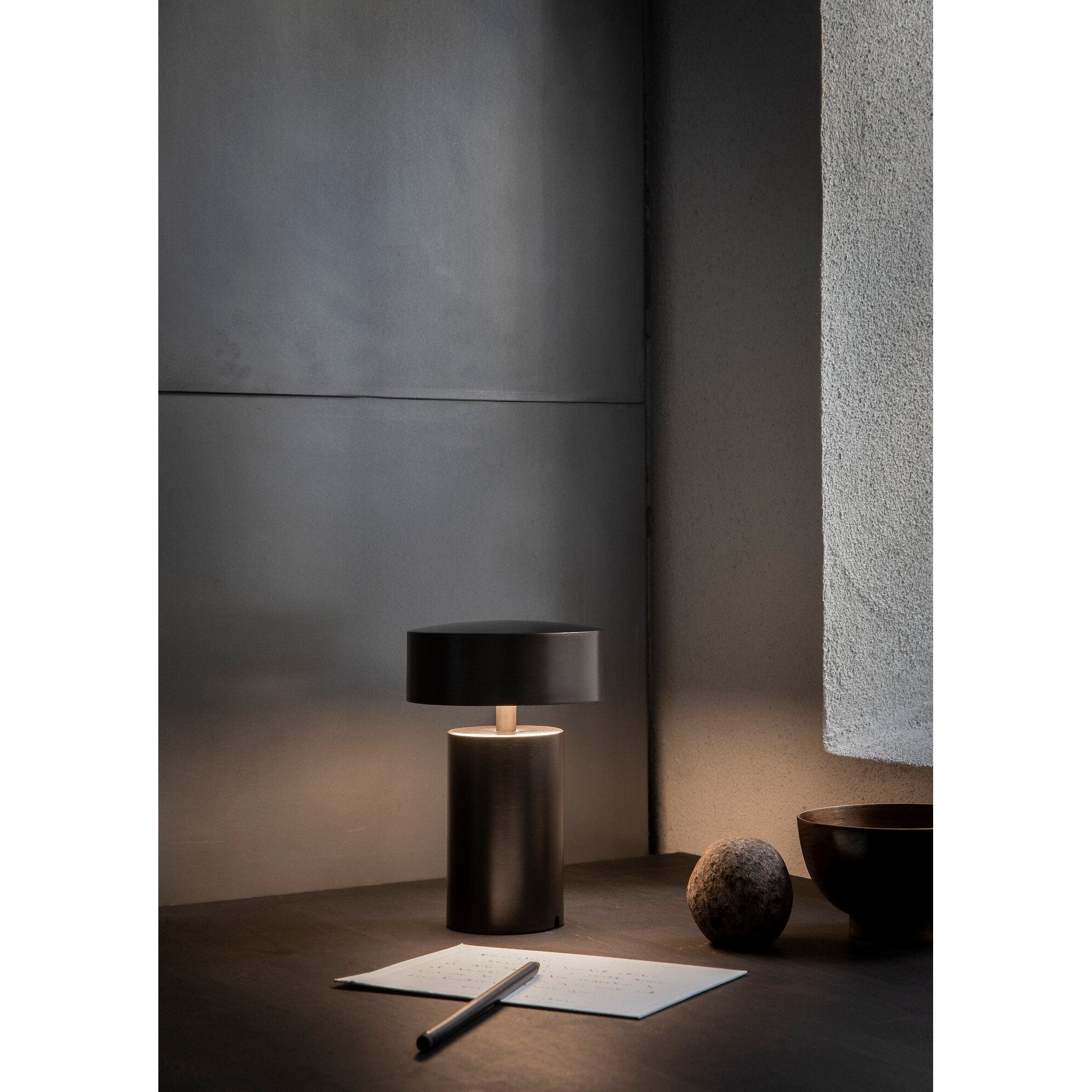 Hashira Portable Table Lamp, White