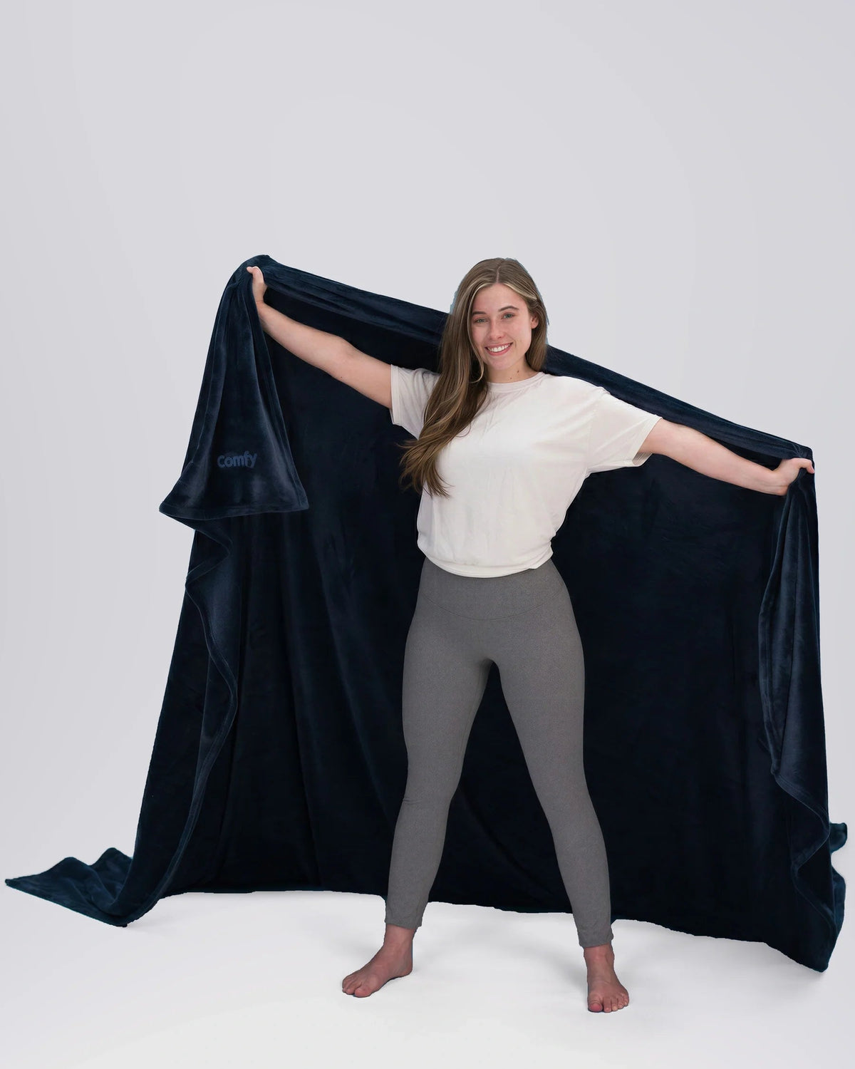 The Comfy Dream Big Throw Blanket, Blue