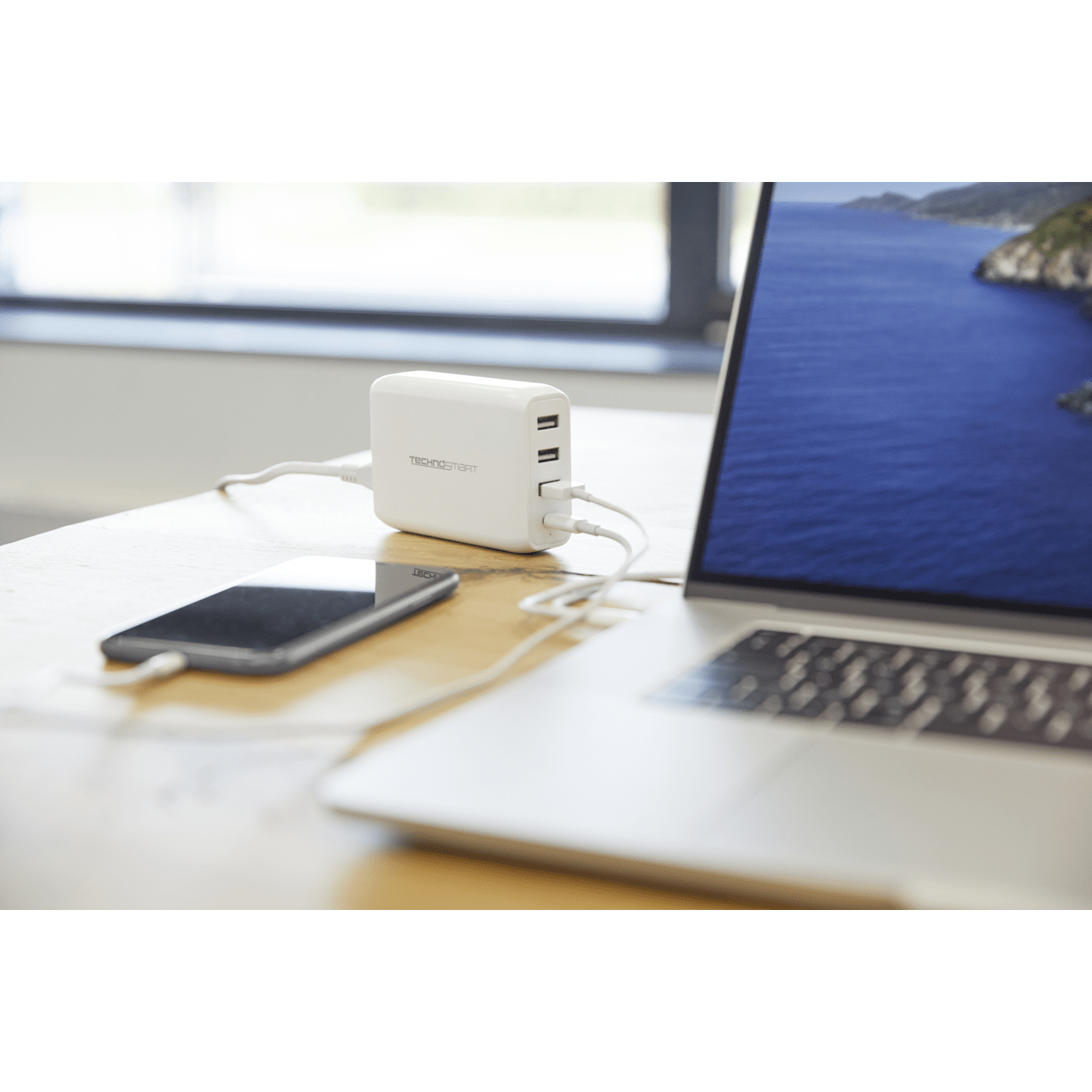 TechnoSmart 4-Port Fast Charger PD QC3.0