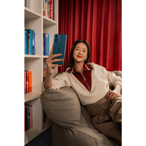 Motorola Moto G06, Pantone Tapestry Blue